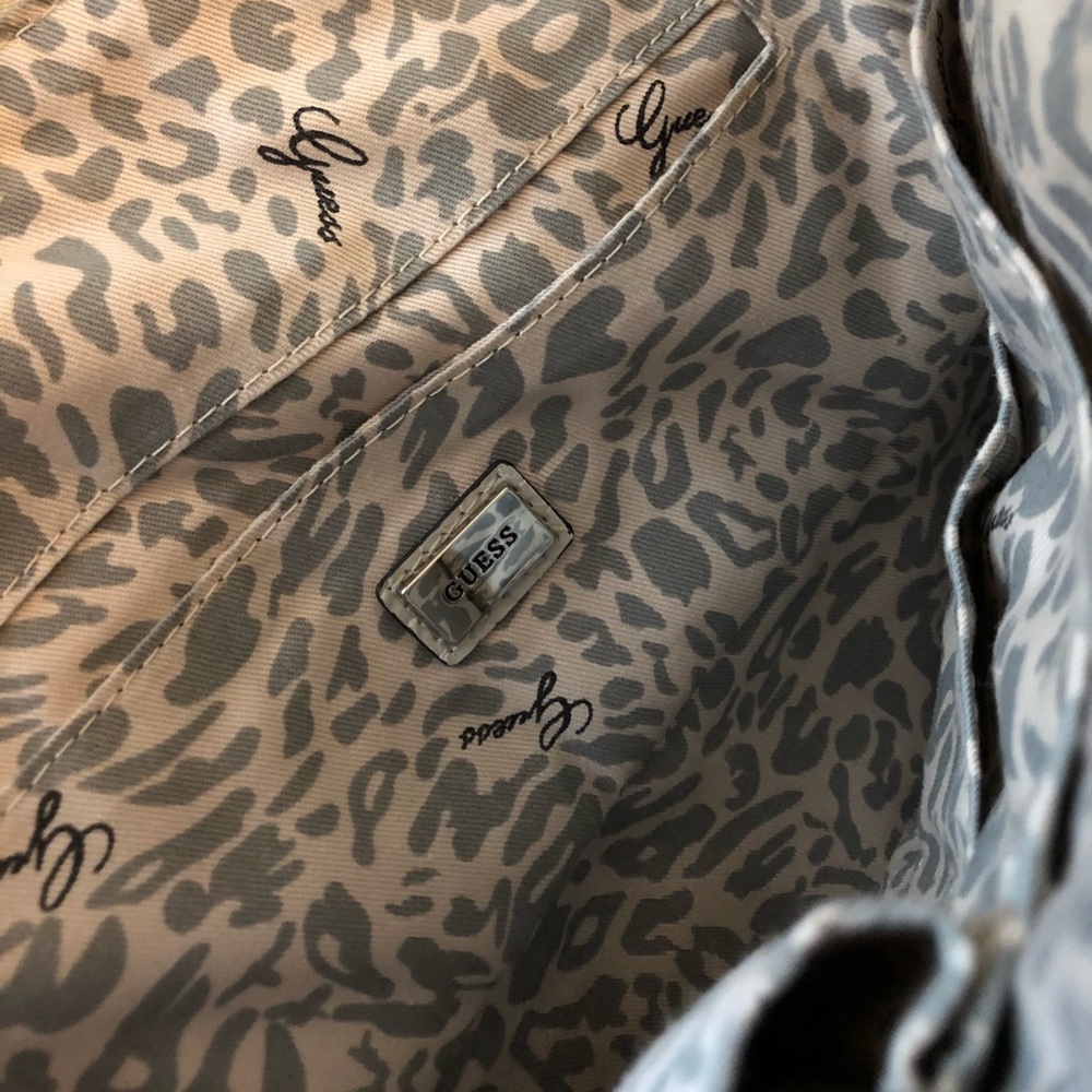 GUESS handbag - Picture 5 of 7